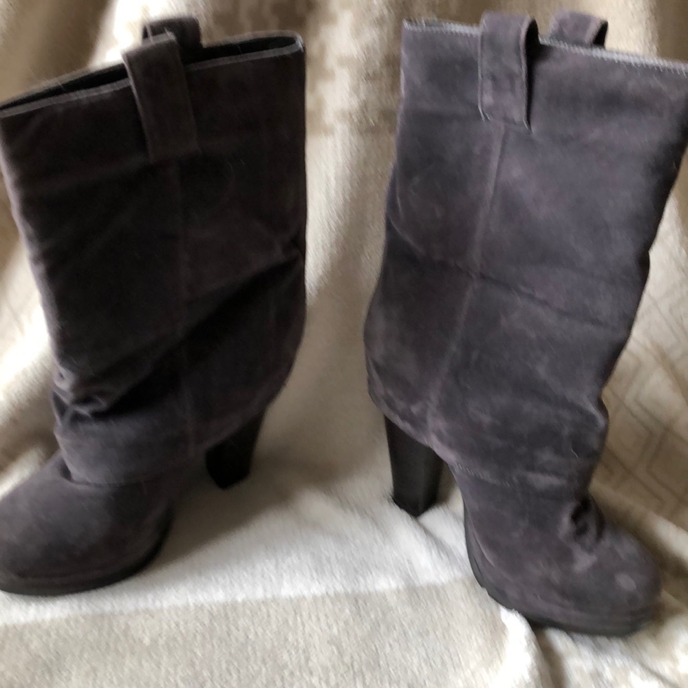Suede boots